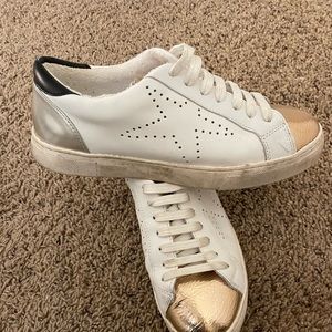 Steve Madden Sneakers size 9